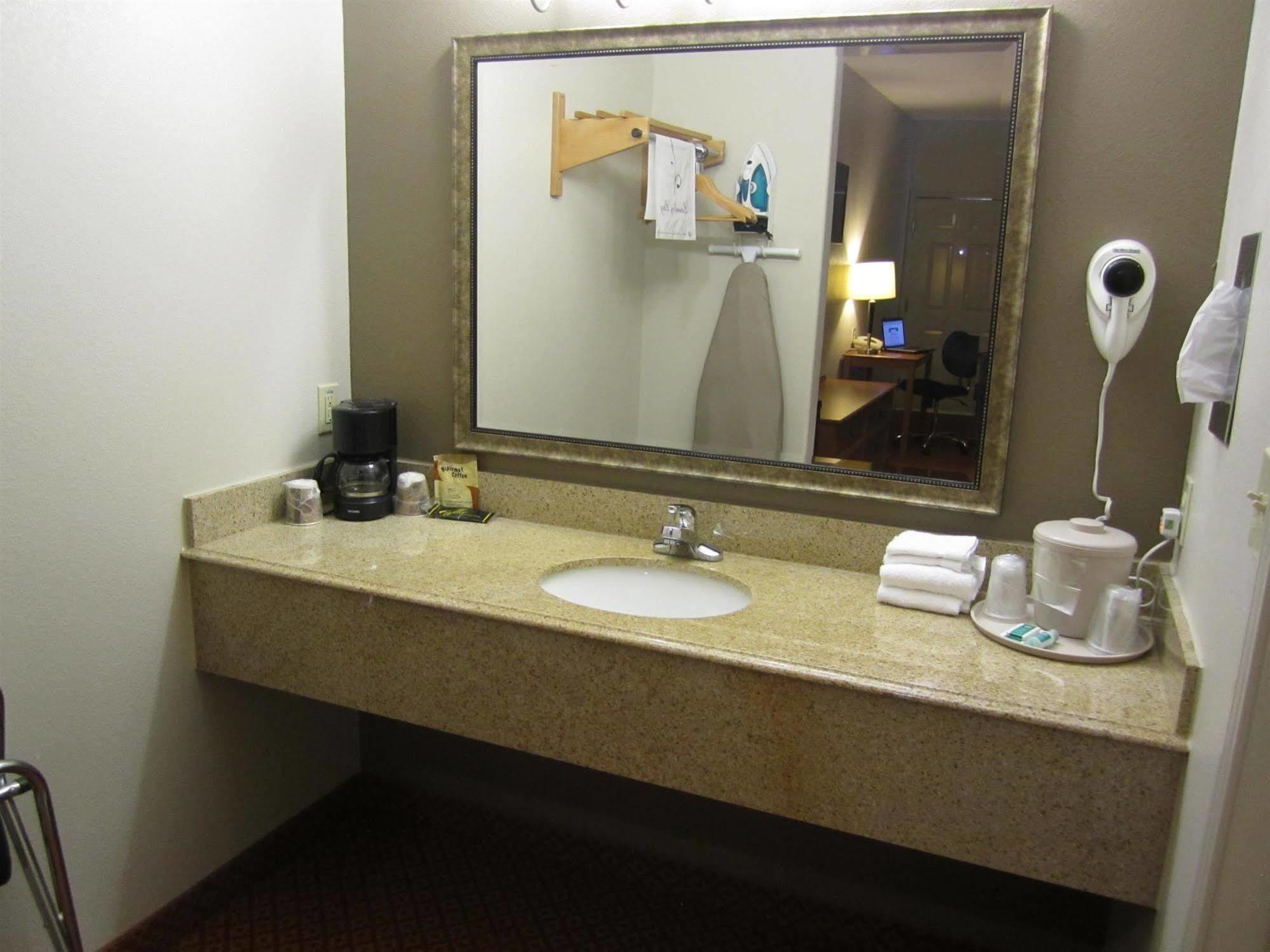 Executive Inn & Suites - Jewett Extérieur photo