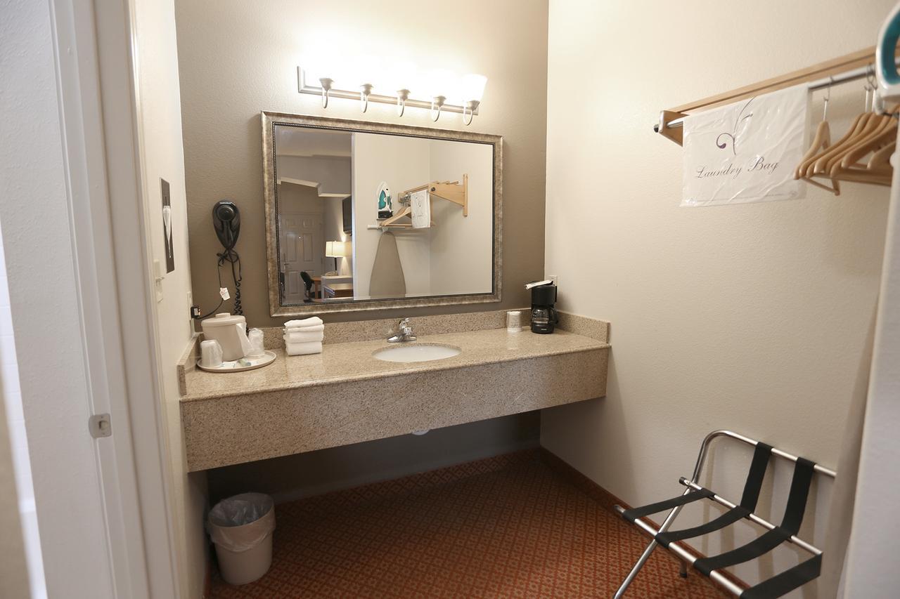 Executive Inn & Suites - Jewett Extérieur photo